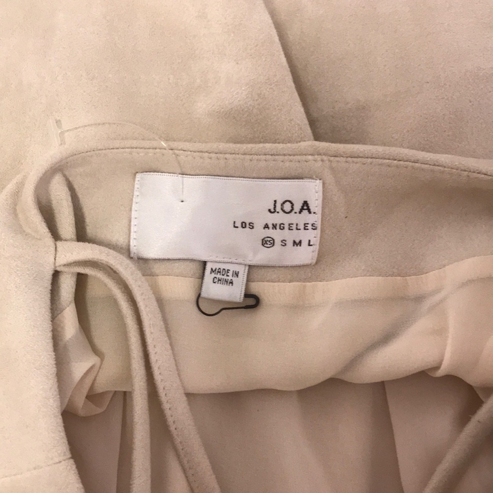 Faux Nude Suede JOA Fringe Halter Top - Picture 6 of 7